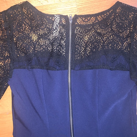 Navy blue dress with Lace sleeves - Picture 6 of 7